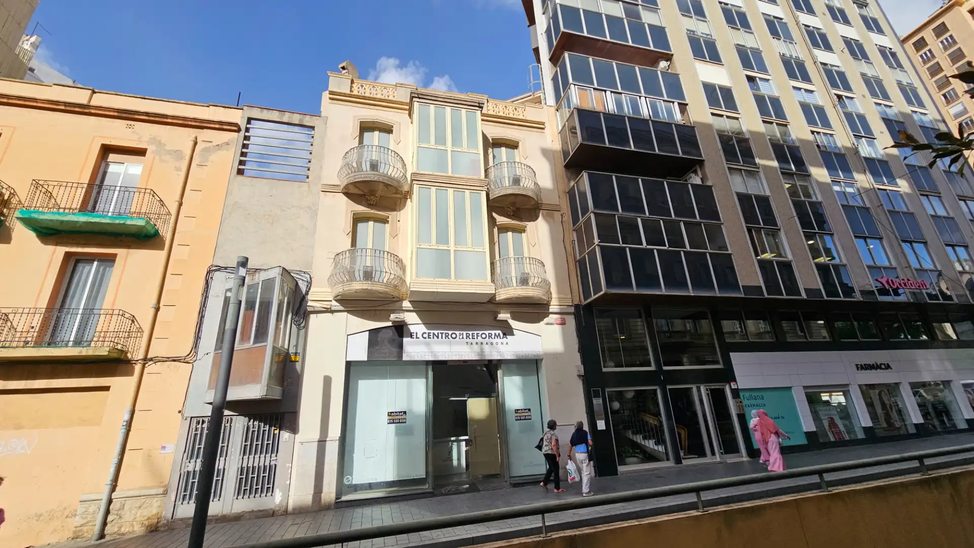 Local commercial à louer à Carrer de Cristòfor Colom 1