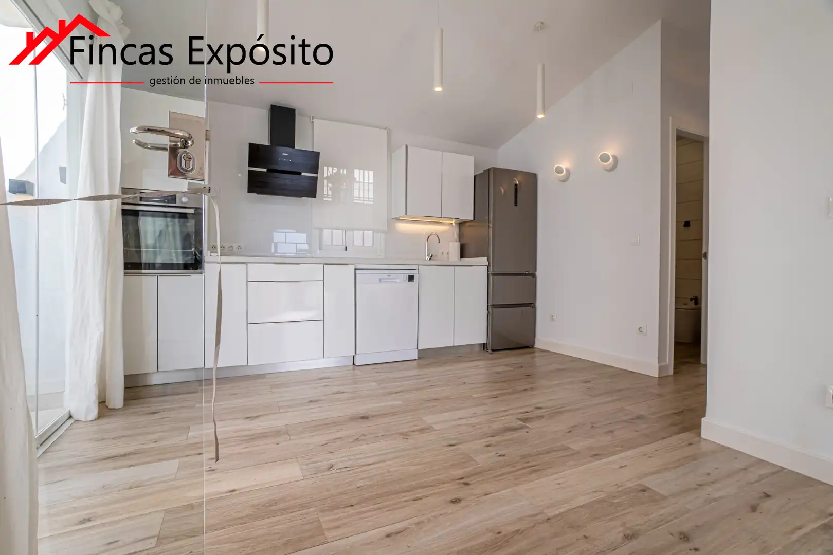 Cuina de Casa o xalet en venda en Vélez-Málaga amb Aire condicionat i Terrassa