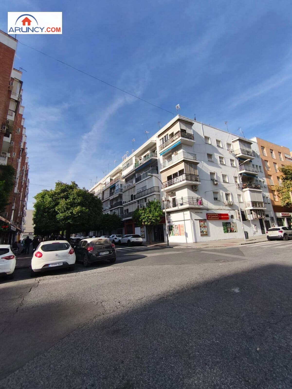 Vista exterior de Pis en venda en  Sevilla Capital amb Aire condicionat, Terrassa i Balcó