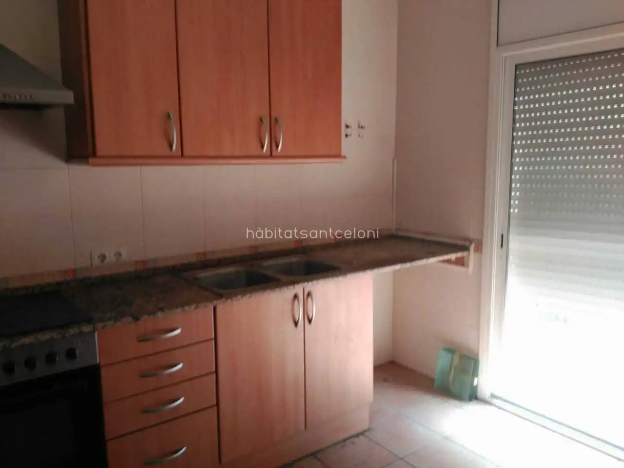 Casa con jardín en venta en Calle Sant Marçal 255, imagen 3