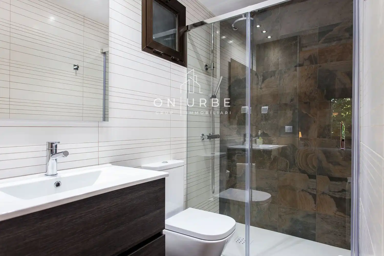 Baño de Piso en venta en Barcelona con Aire acondicionado y Terraza