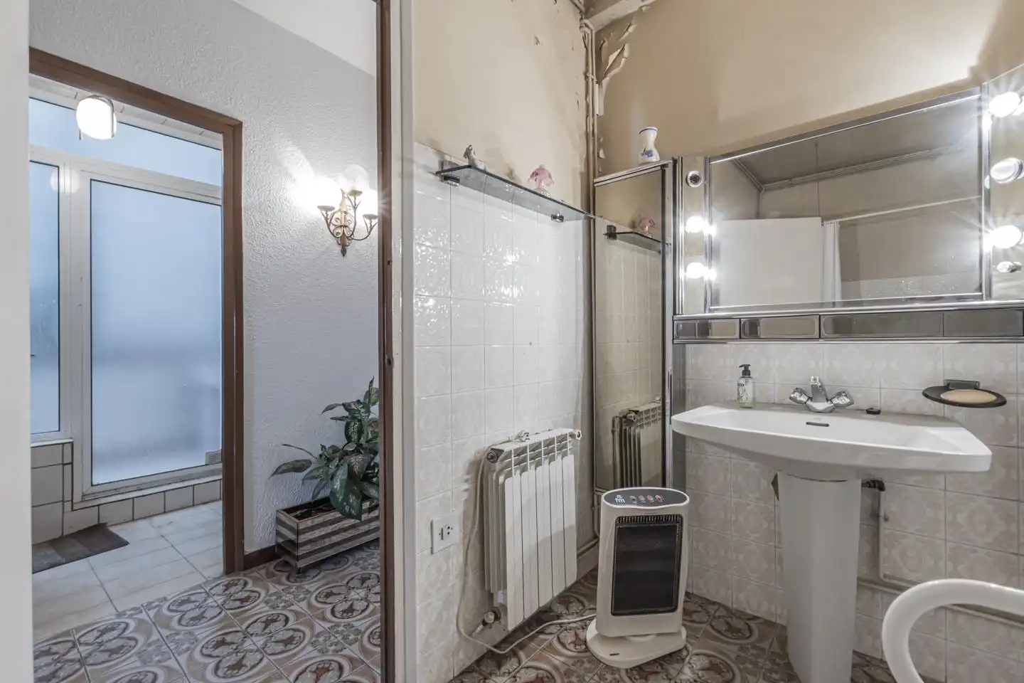 Bathroom of Flat for sale in Terrassa  with Terrace and Balcony