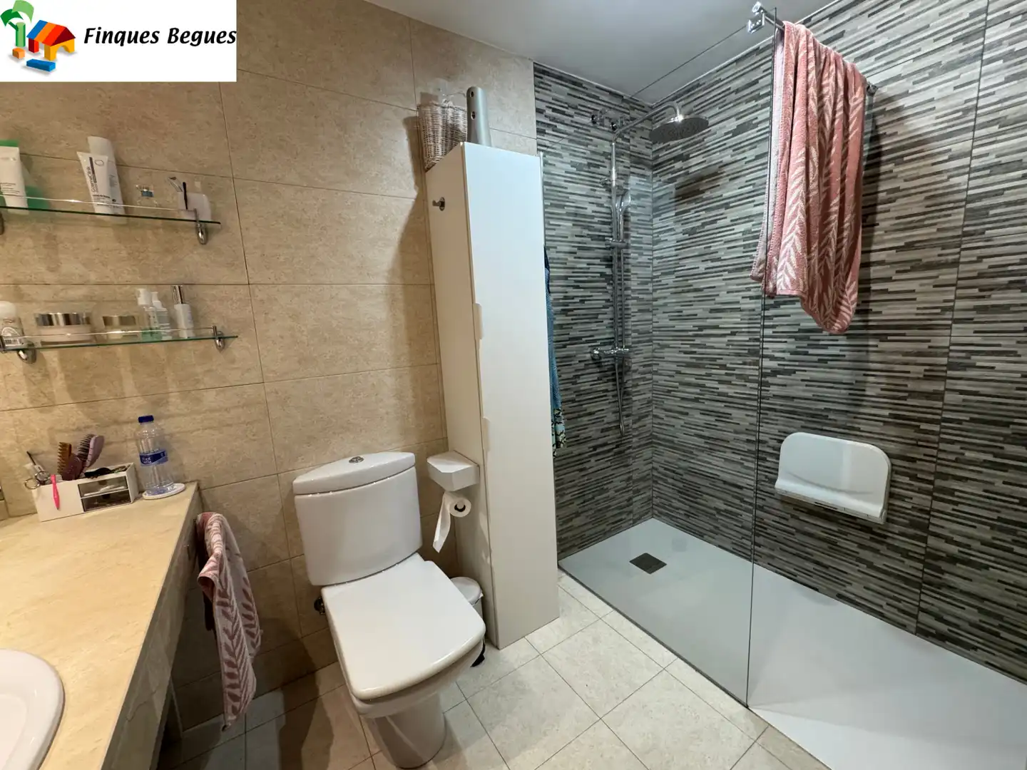 Baño de Dúplex en venta en Begues con Calefacción, Parquet y Terraza