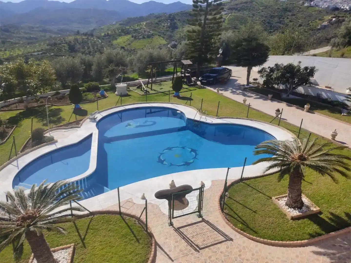 Swimming pool of Houses for rent in Guaro, Málaga
