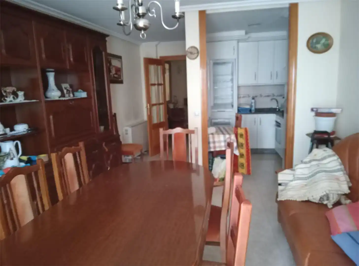 Menjador de Pis en venda en Bande amb Parquet, Traster i Moblat