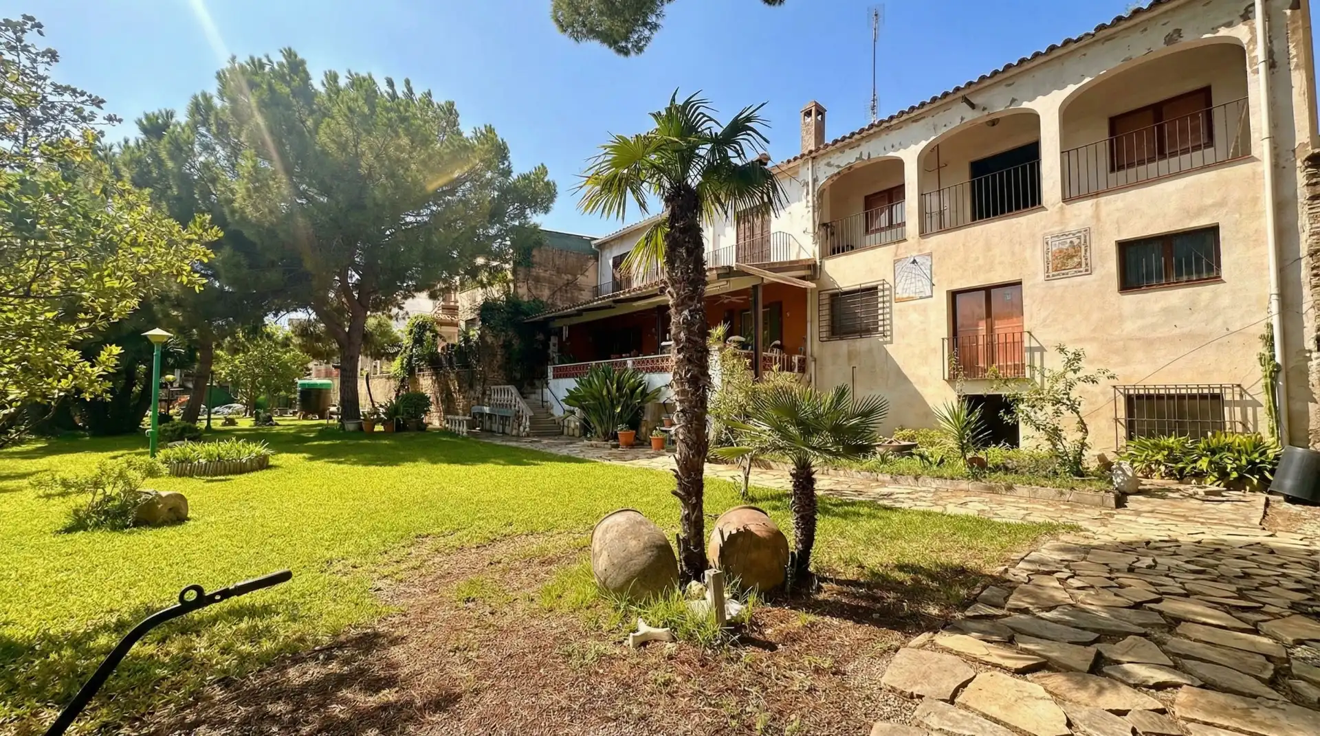 Vista exterior de Finca rústica en venda en Almoster amb Jardí privat, Terrassa i Piscina