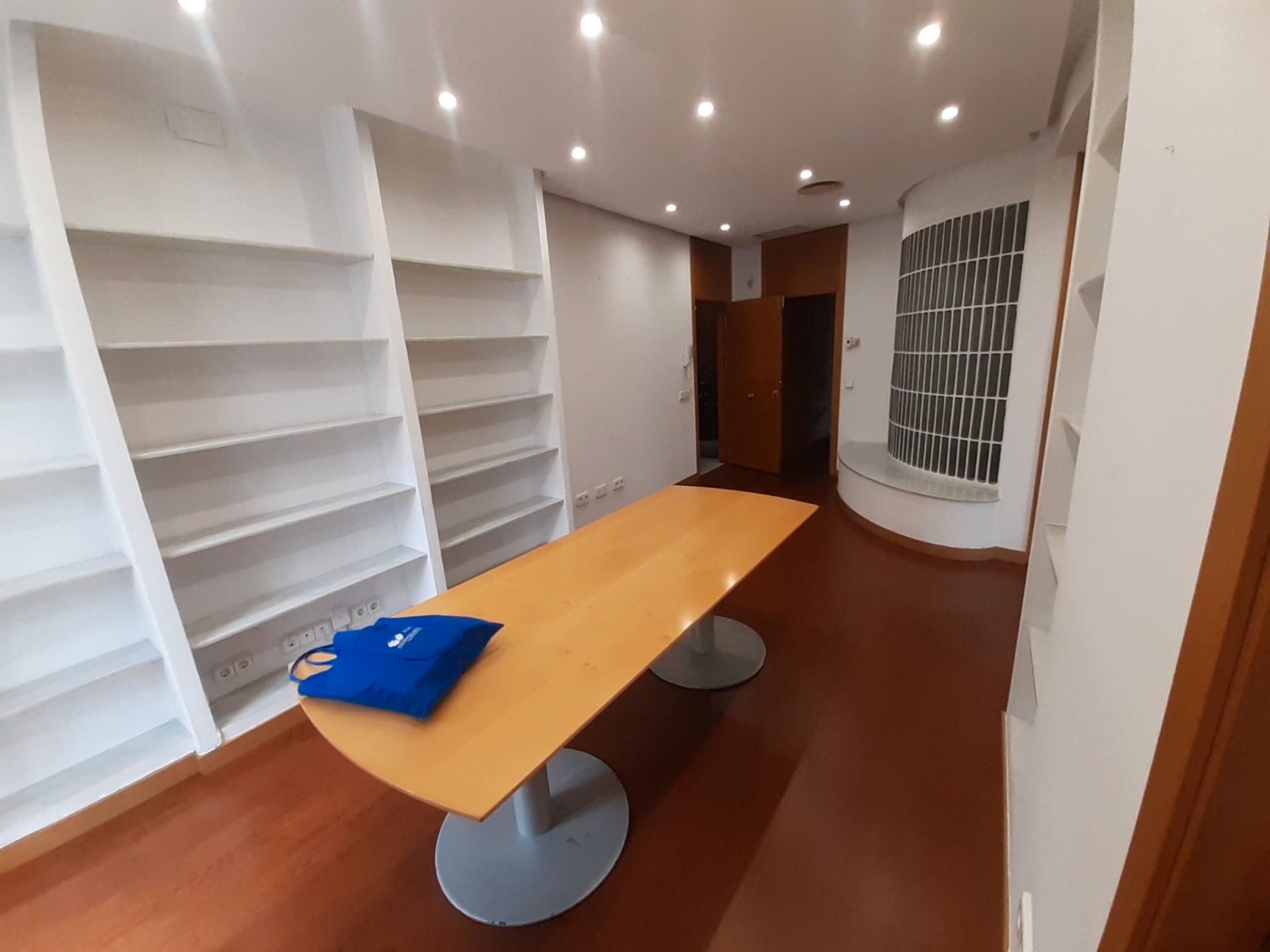Office to rent in Zamora Capital   with Air Conditioner, Heating and Furnished
