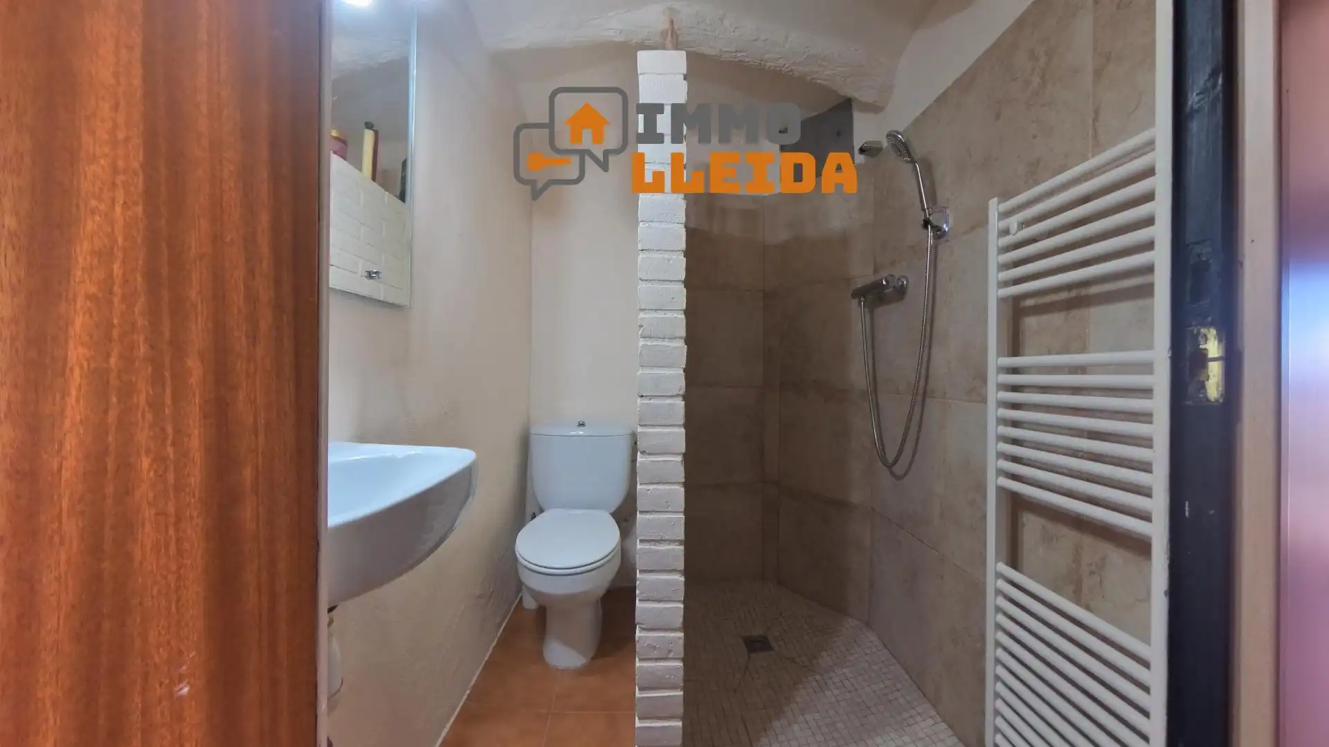 Casa adosada en venda en Artesa de Segre amb Calefacció, Terrassa i Traster