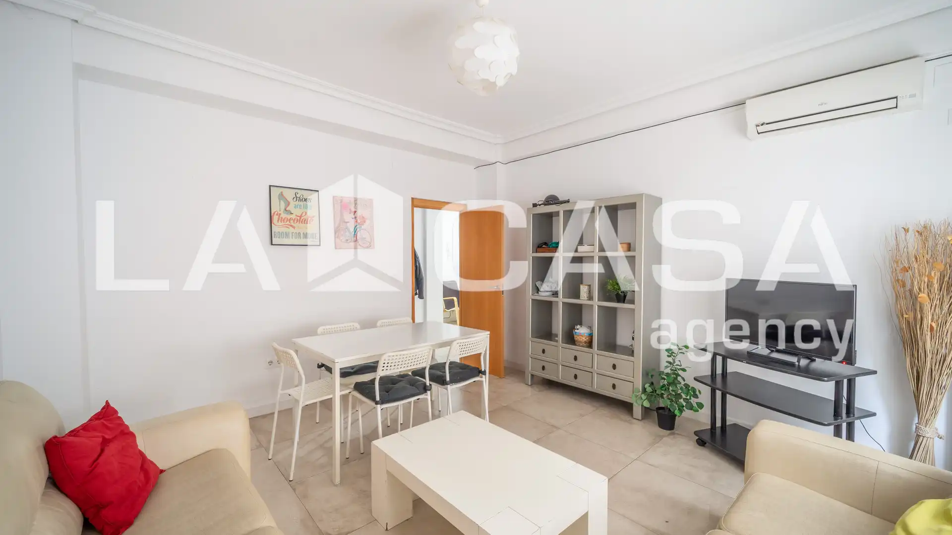 Living room of Flat for sale in  Sevilla Capital  with Air Conditioner