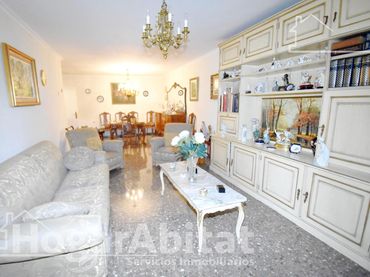 Piso con balcón en venta en Avenida PERIS Y VALERO