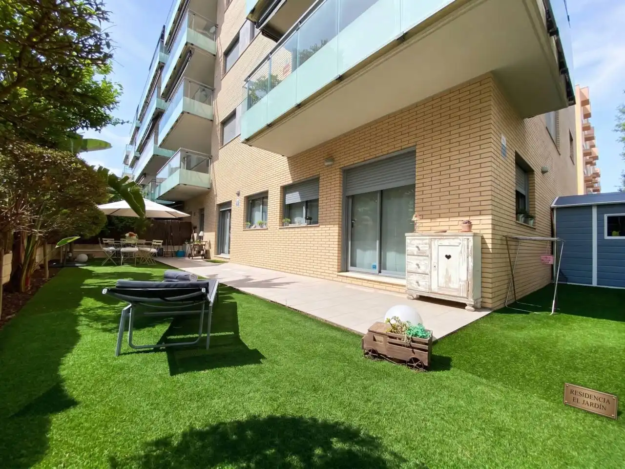 Flat with pool for sale in Paseo Mediterráneo