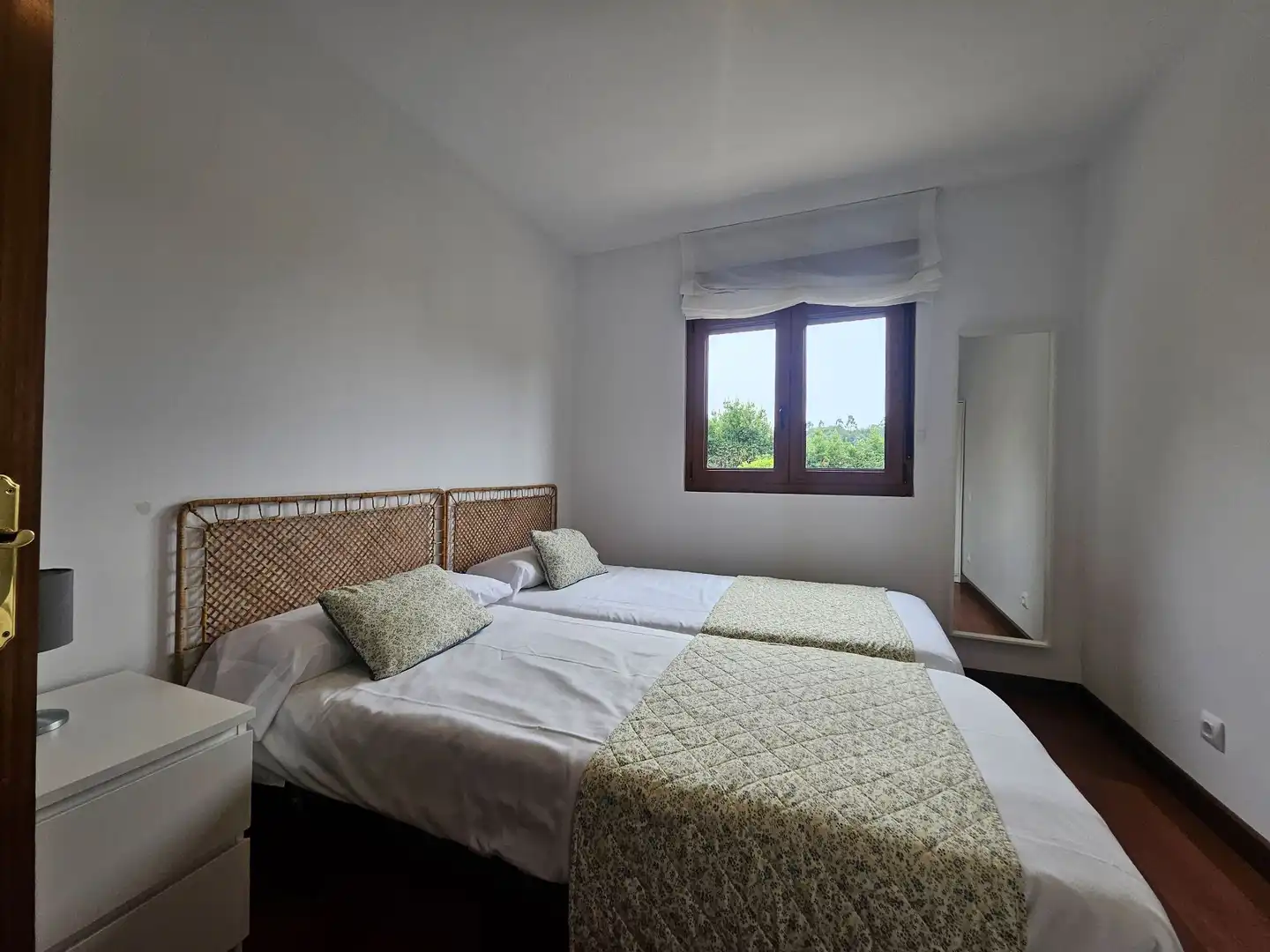 Habitación de Piso en venta en Alfoz de Lloredo con Aire acondicionado