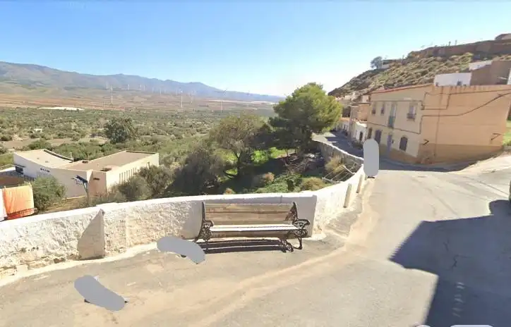 House for sale in Fiñana