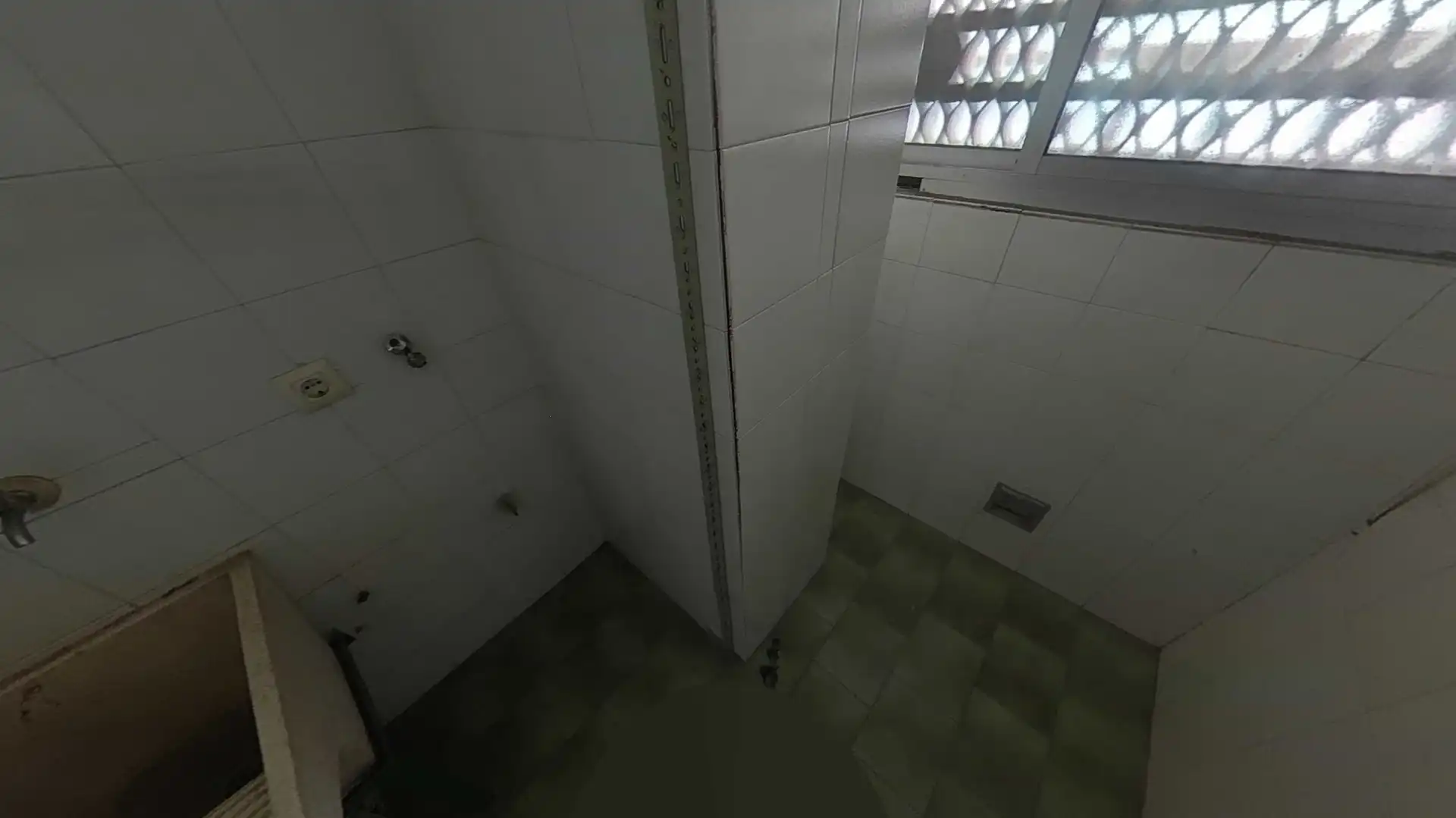 Bathroom of Flat for sale in Badajoz