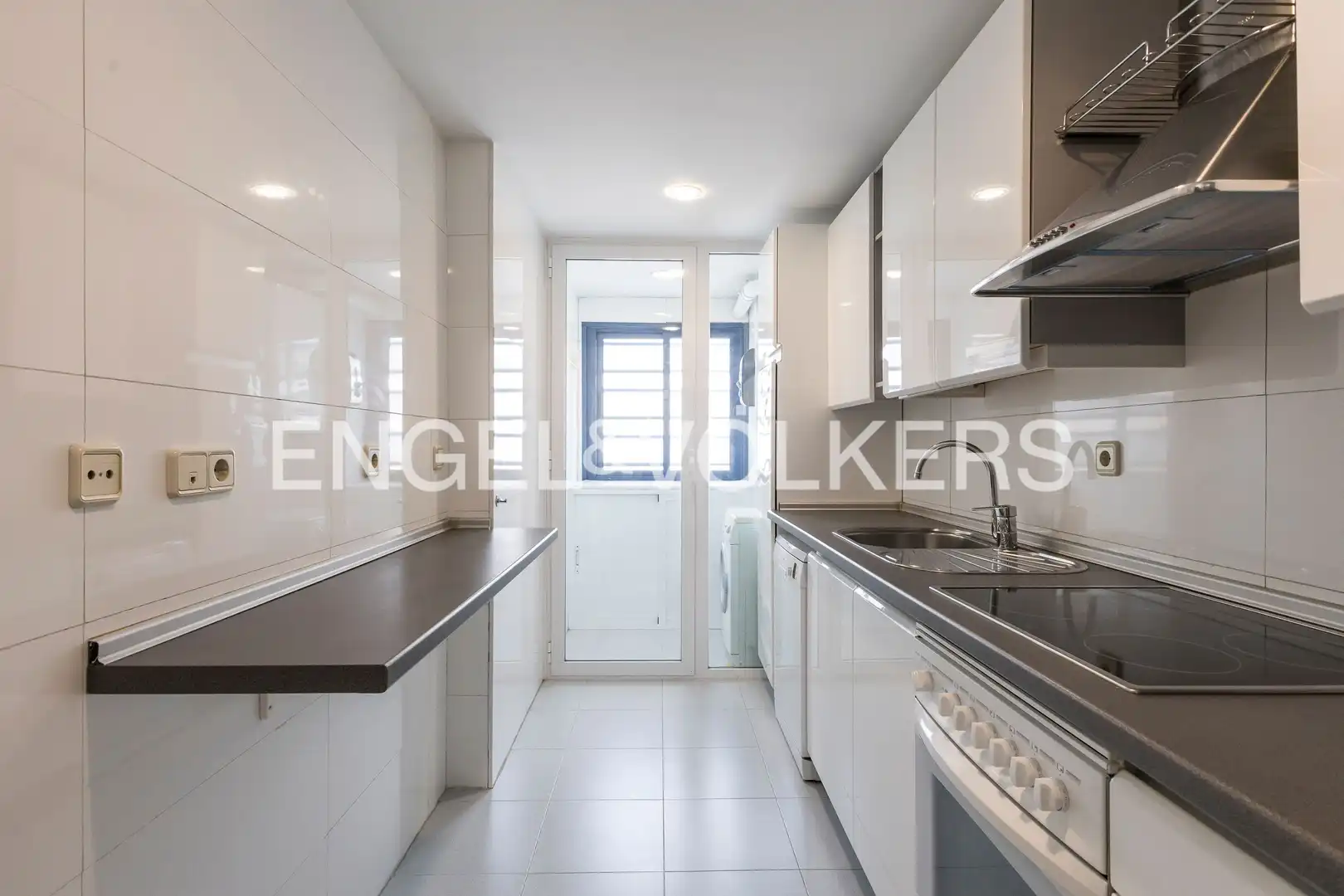 Kitchen of Flat for sale in Madrid  with Air Conditioner, Heating and Swimming Pool
