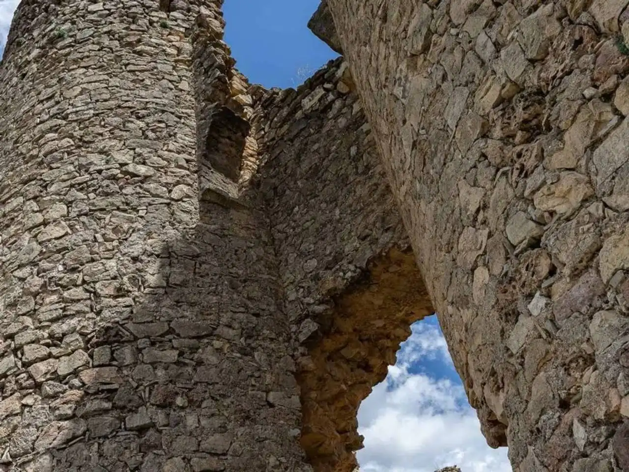 Außenansicht von Gebäude zum Verkauf in Sigüenza