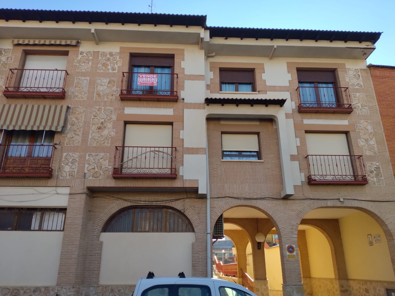 Vista exterior de Piso en venta en Corral de Almaguer con Calefacción y Parquet