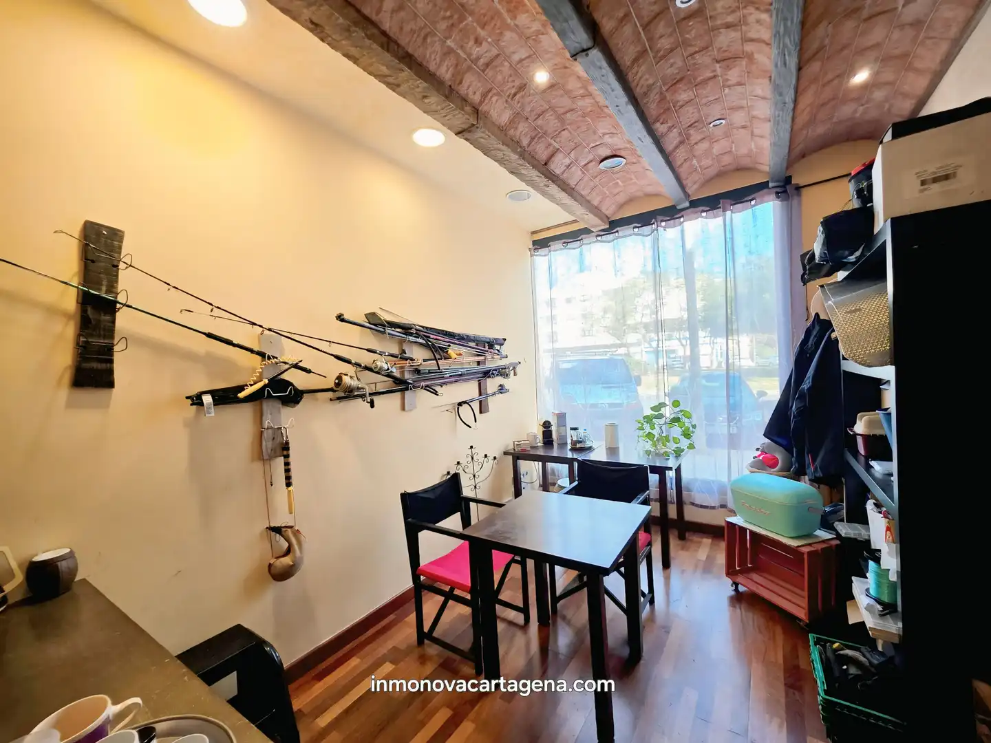 Business premises for transfer in Avenida de Venecia, imagen 2