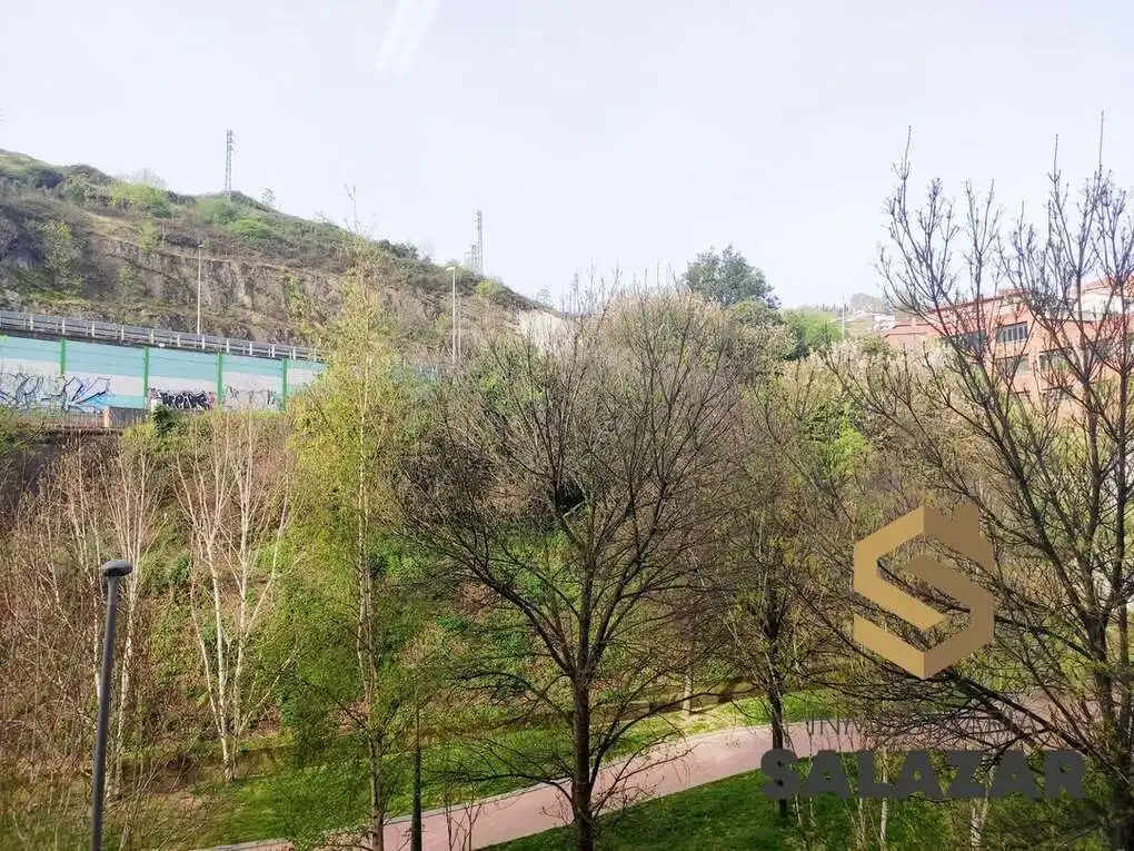 Terrassa de Pis en venda en Bilbao  amb Calefacció i Jardí privat
