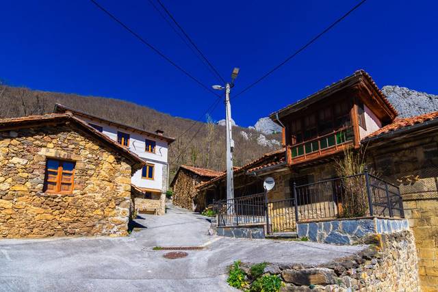 Casa-chalet en Venta en Barrio dobres, 6A en Vega de Liébana