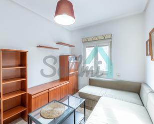 Bedroom of Flat to rent in Oviedo 