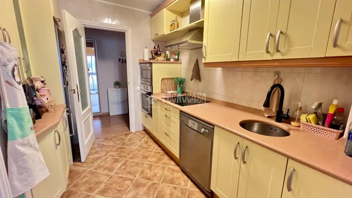 Cocina de Piso en venta en Alcalá de Henares con Aire acondicionado, Calefacción y Terraza