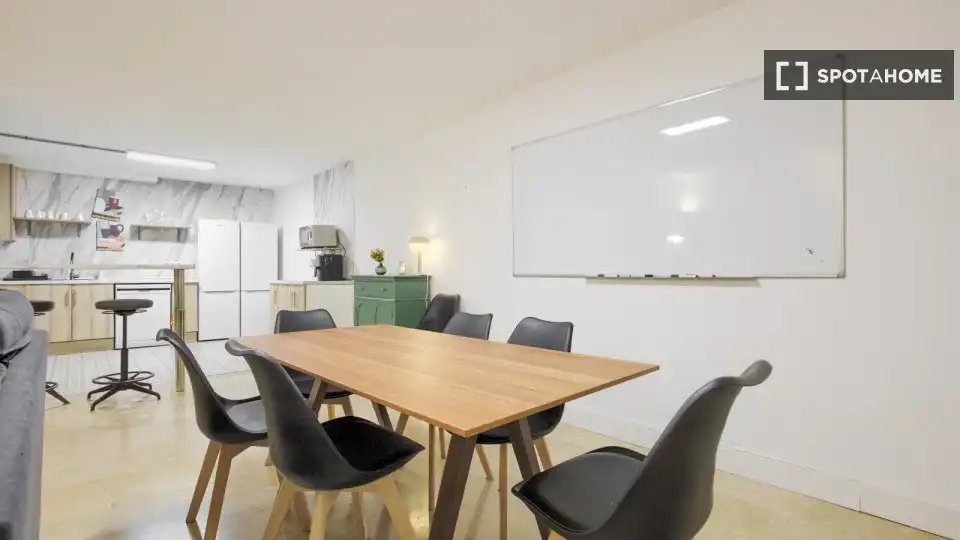 Room in Conde Orgaz - Piovera
