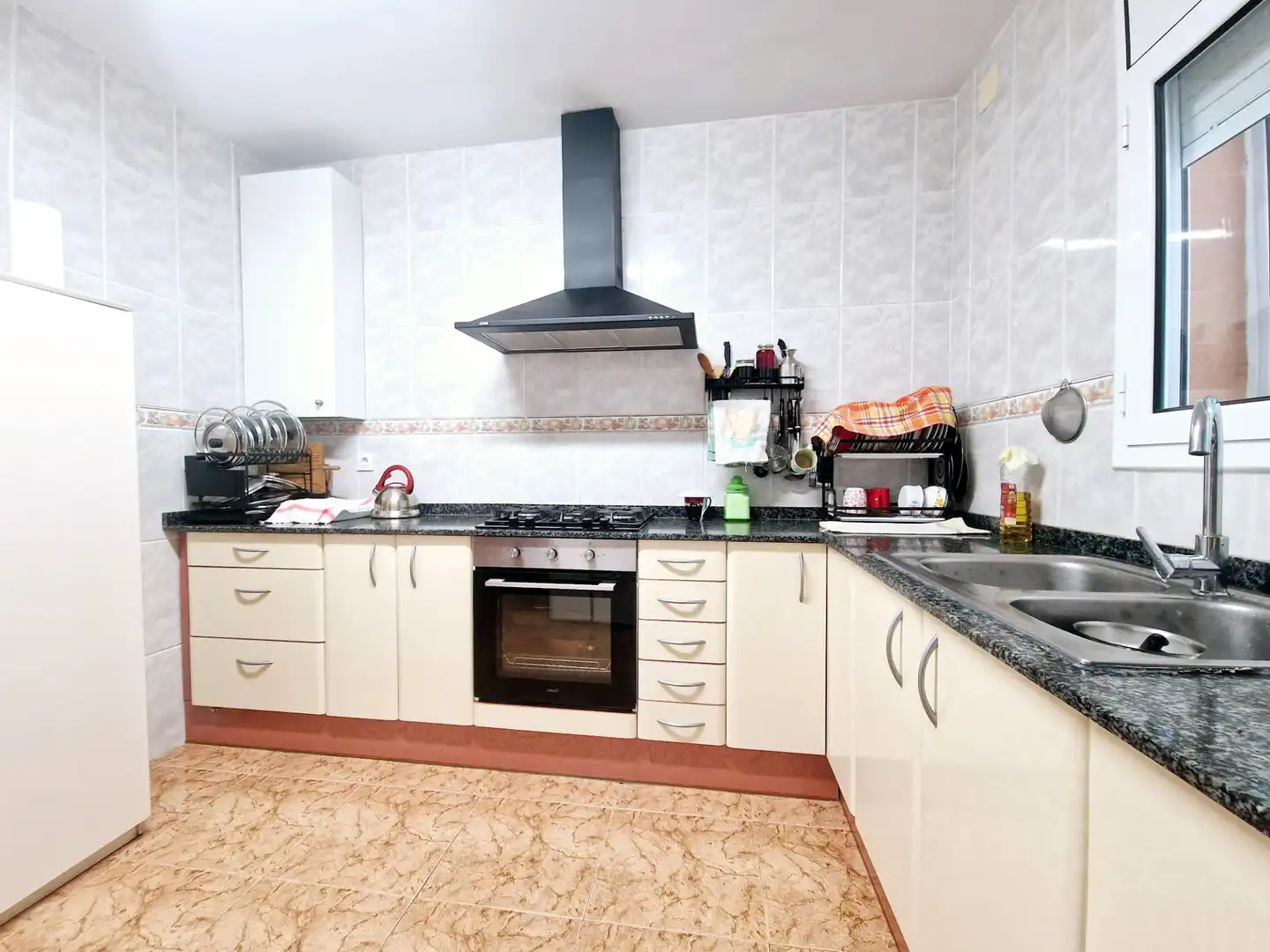 Cocina de Casa o chalet en venta en Hostalric con Aire acondicionado, Calefacción y Jardín privado