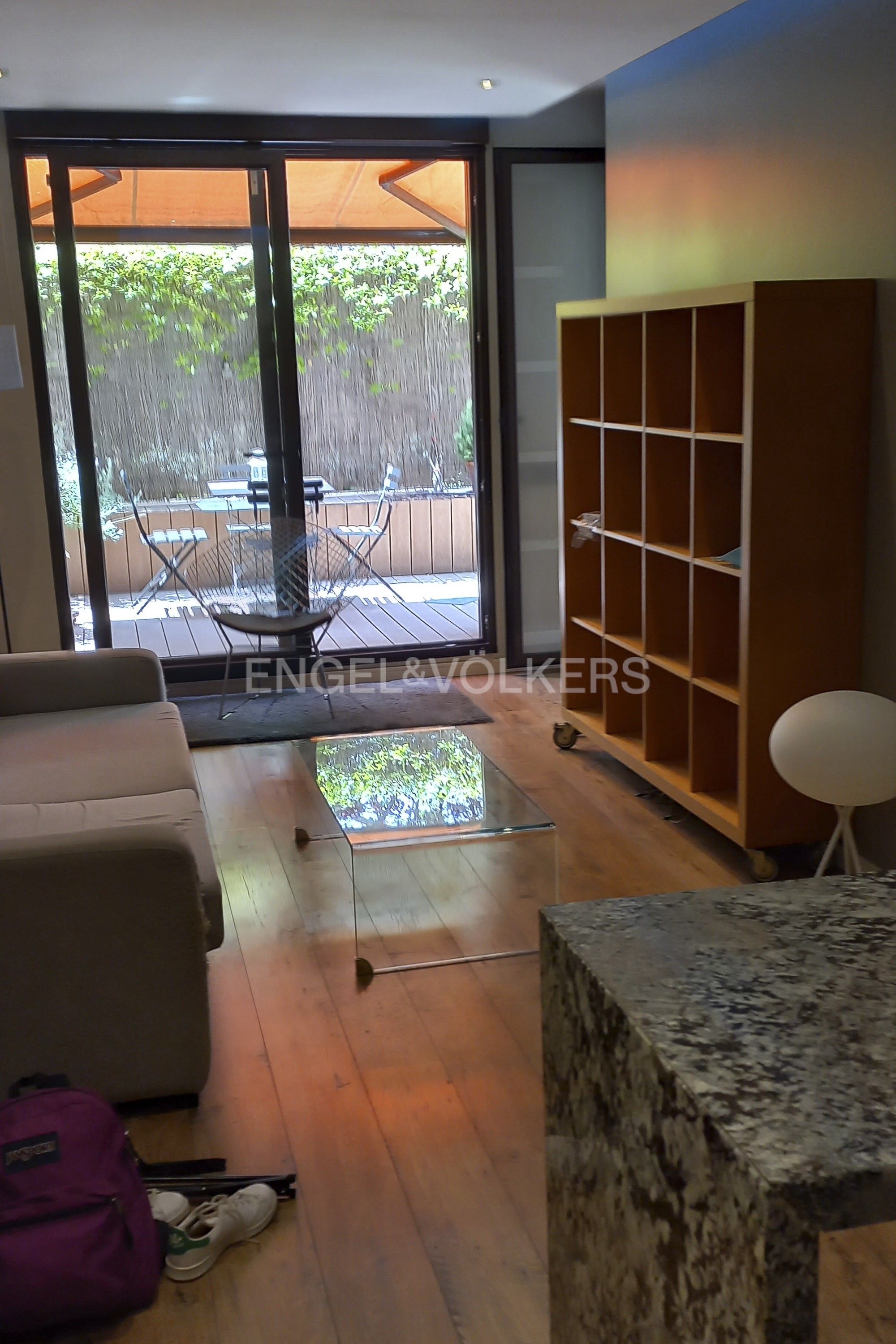 Sala d'estar de Apartament en venda en  Madrid Capital amb Aire condicionat, Calefacció i Terrassa