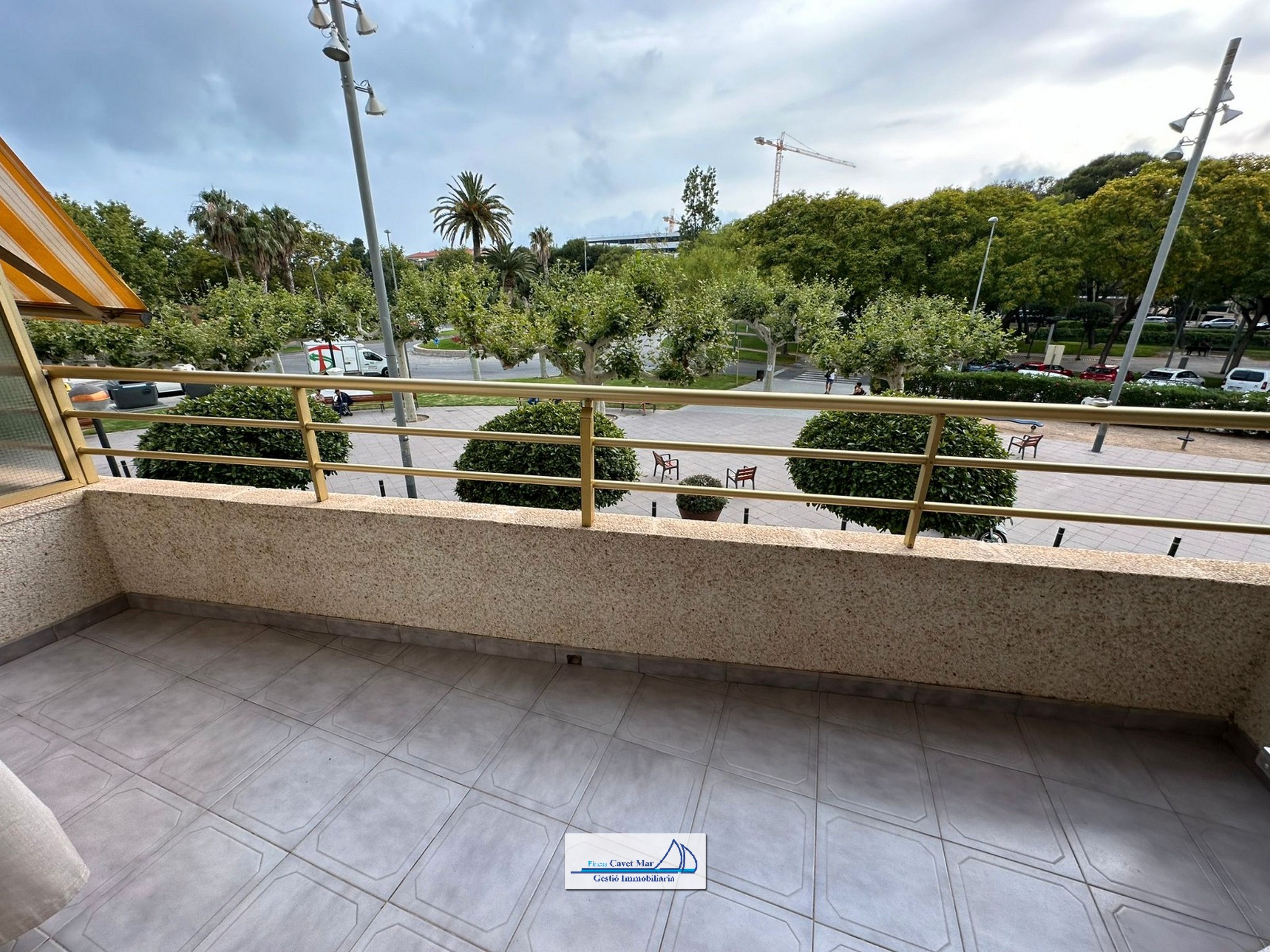 Vista exterior de Pis en venda en Cambrils amb Aire condicionat, Terrassa i Moblat