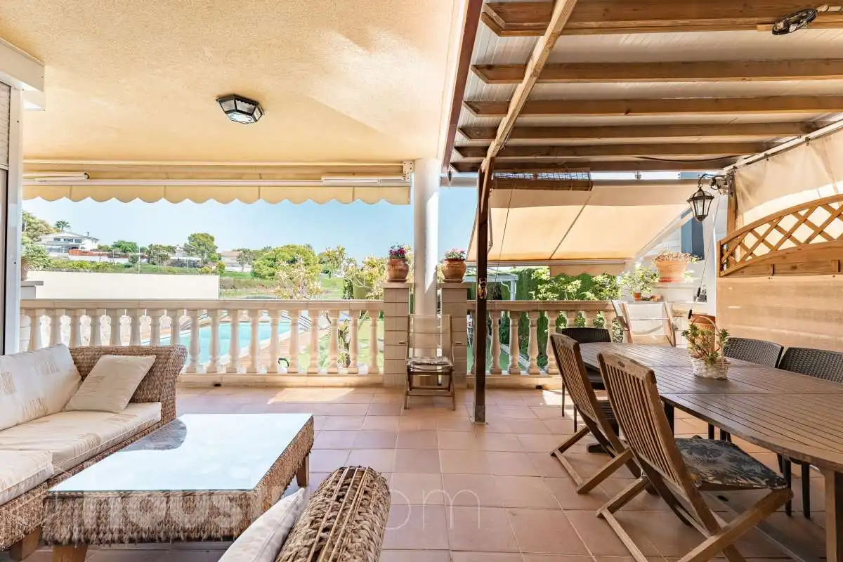Terraza de Casa o chalet en venta en Calafell con Aire acondicionado, Calefacción y Jardín privado