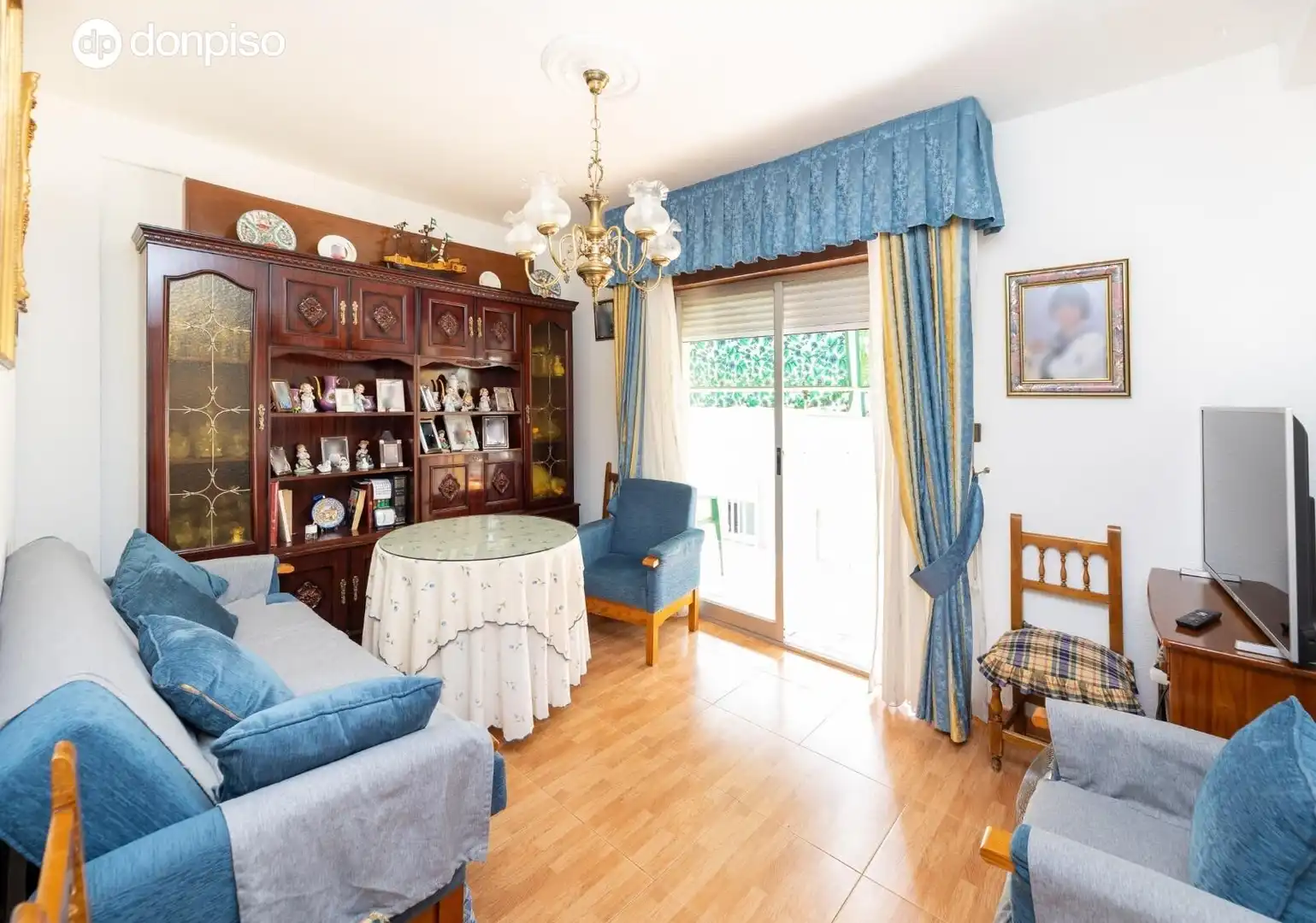 Sala de estar de Piso en venta en Granada con Amueblado y Balcón