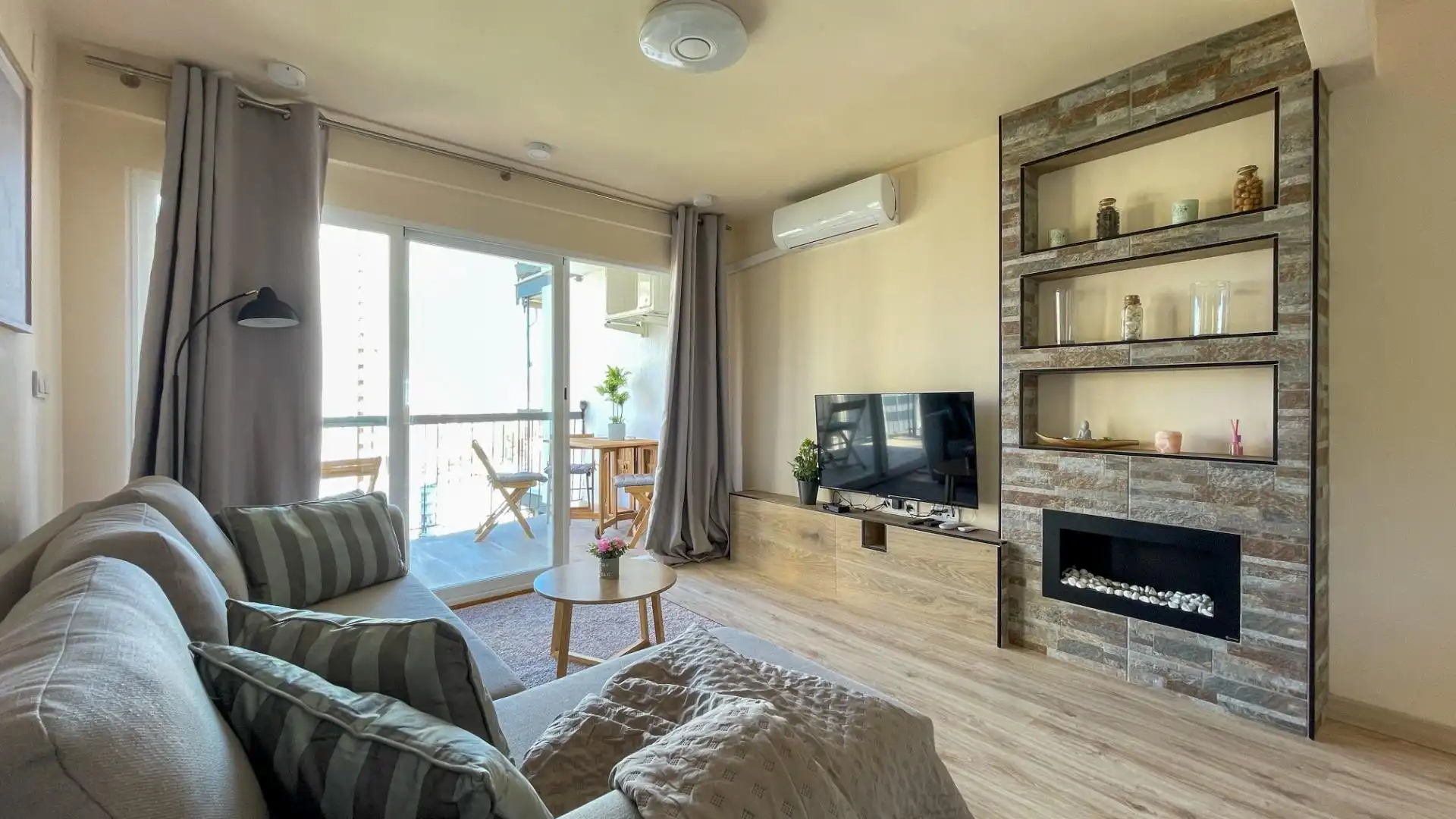 Living room of Apartments for rent in Benidorm  with Air Conditioner, Terrace and Furnished