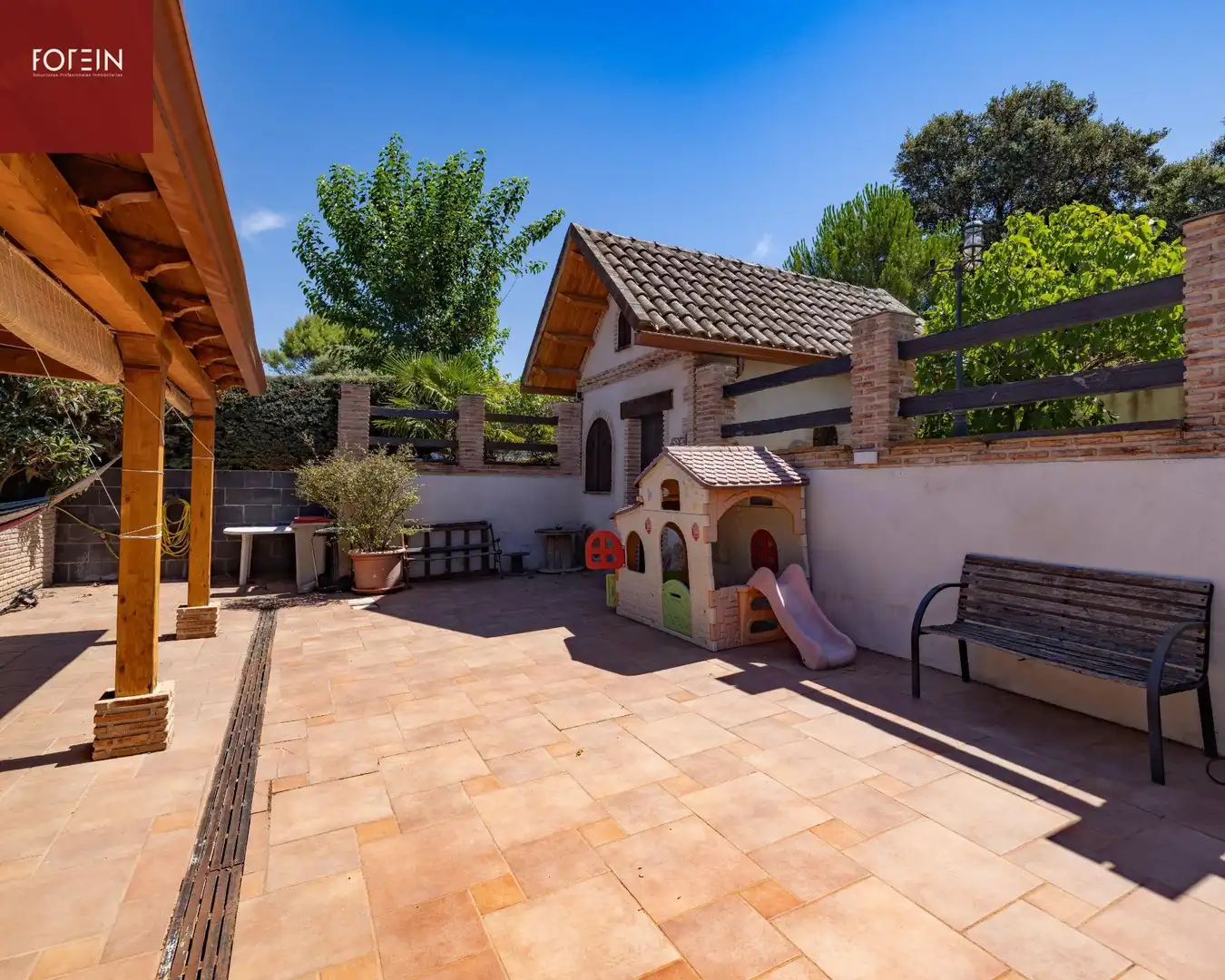 Terraza de Casa o chalet en venta en El Casar con Aire acondicionado, Calefacción y Jardín privado