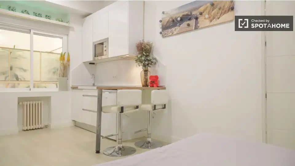 Flat with terrace to rent in Chamberí, imagen 6