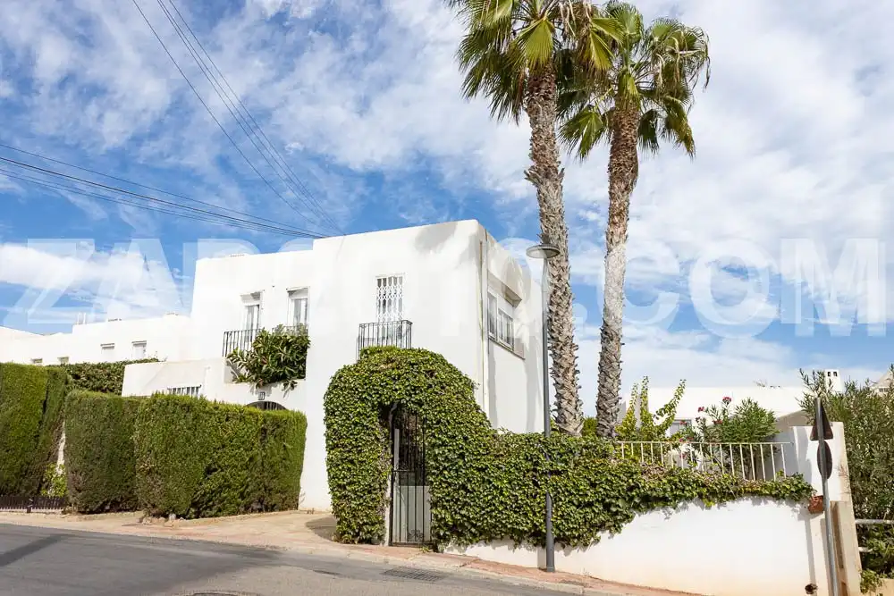 Casa con piscina in vendita a Calle Rumina