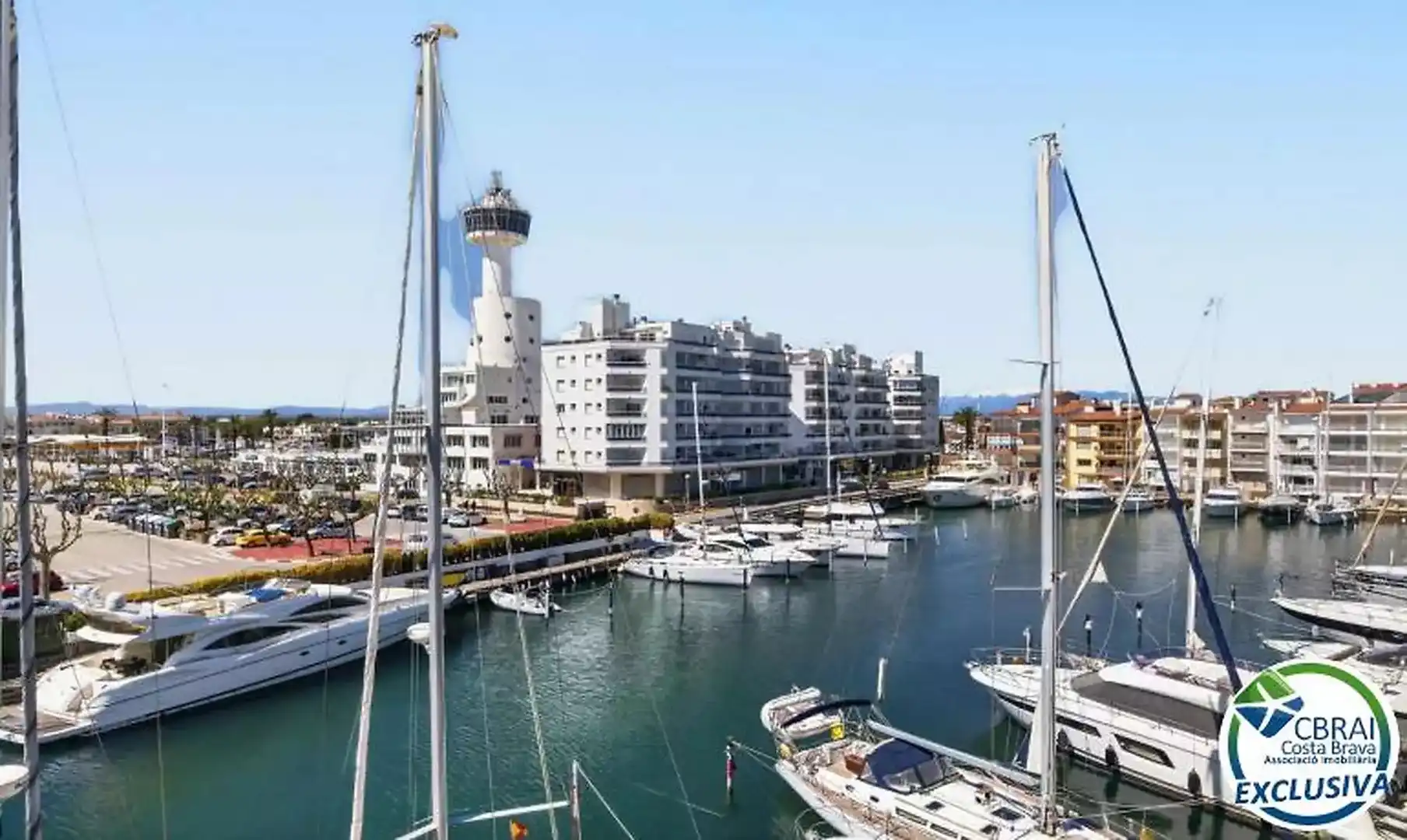 Vista exterior de Pis en venda en Empuriabrava amb Aire condicionat, Calefacció i Traster