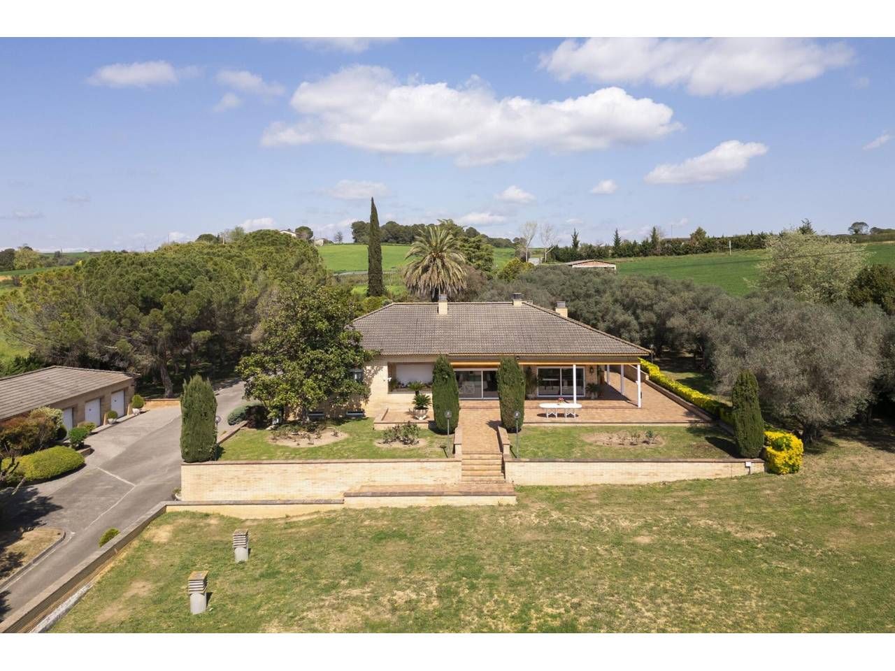 Jardí de Casa o xalet en venda en Cornellà del Terri amb Aire condicionat, Calefacció i Jardí privat