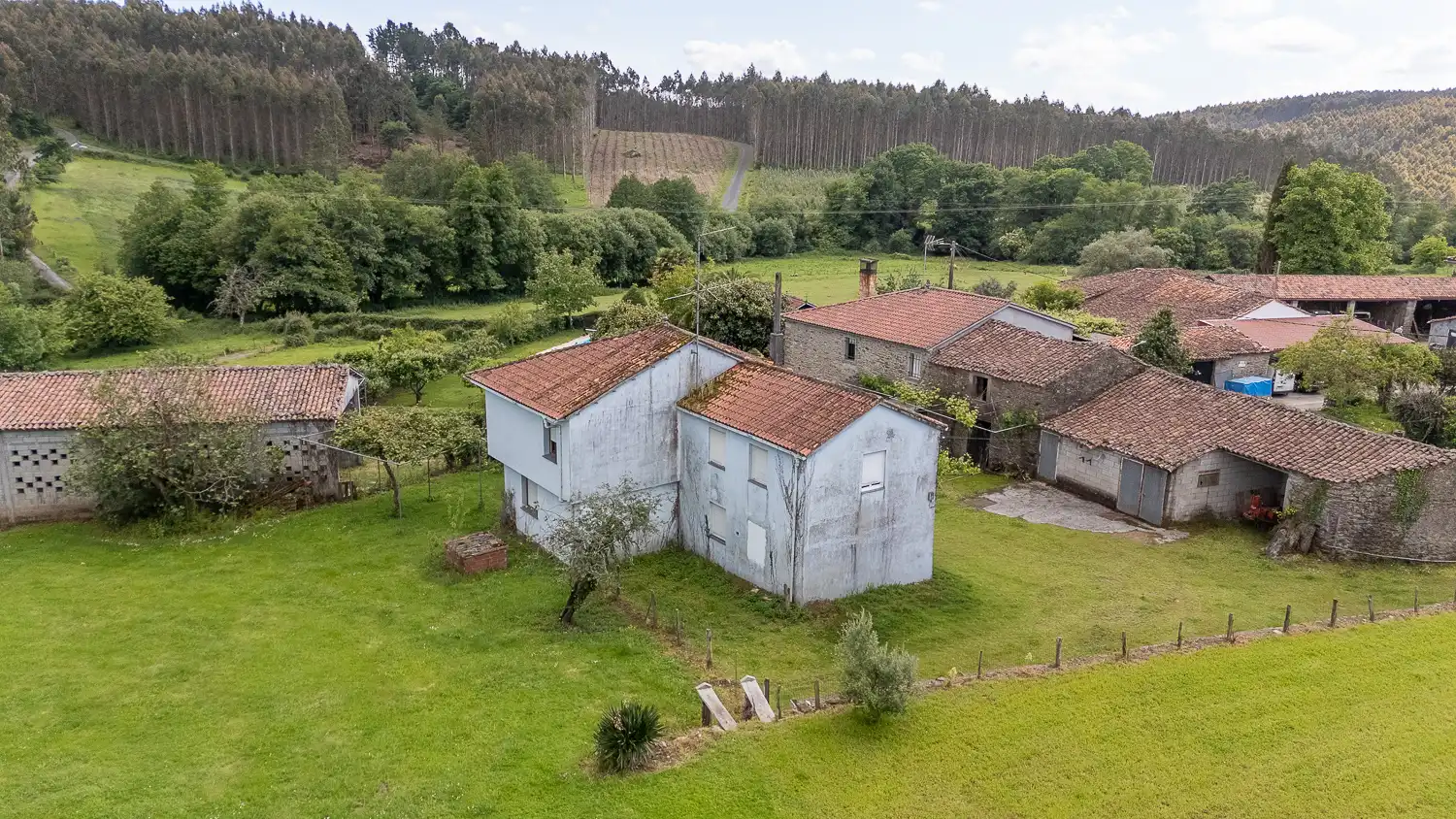 Vista exterior de Finca rústica en venda en Santiso amb Moblat