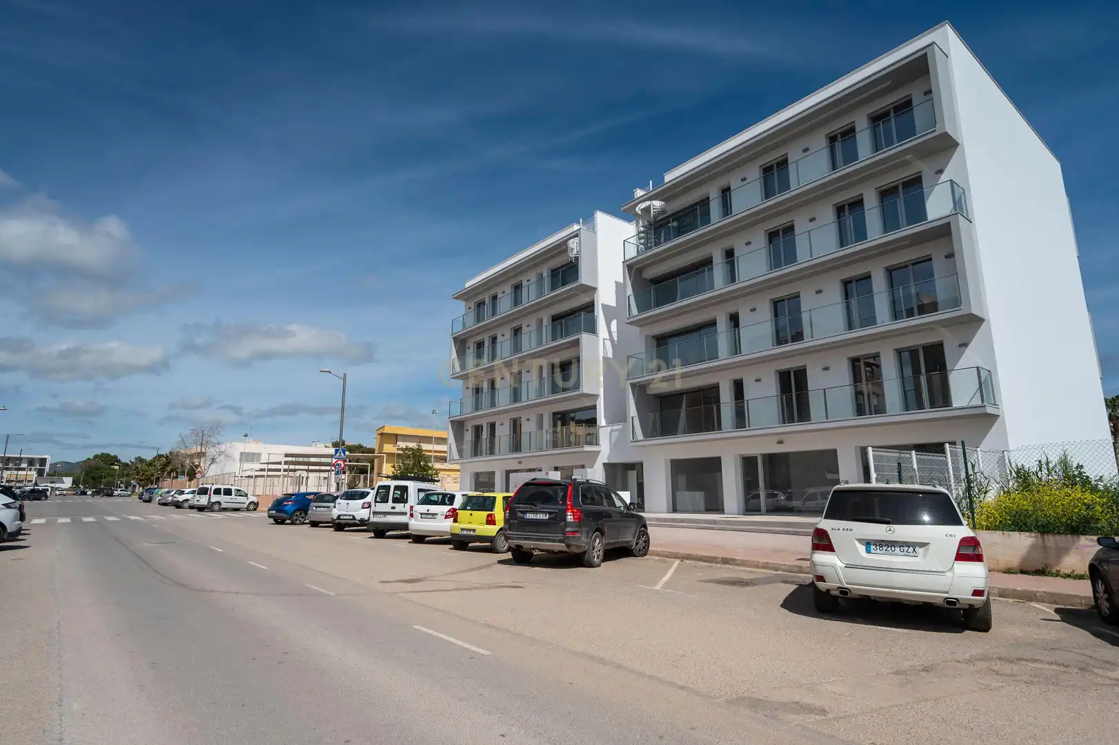 Außenansicht von Wohnungen zur Miete in Santa Eulària des Riu mit Klimaanlage, Ofen und Waschmaschine