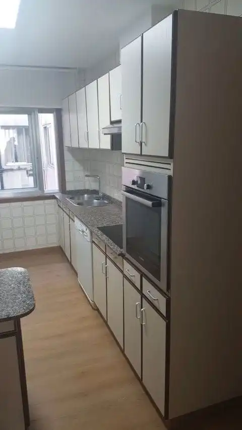 Flat for rent in Paseo de Colón, Campo da Torre - Mollabao