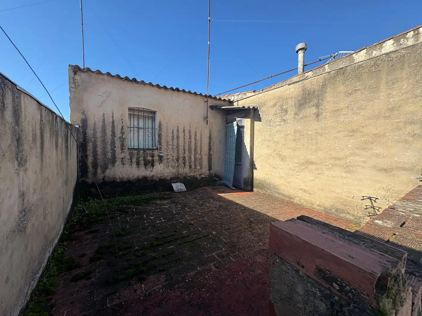 Vista exterior de Casa o chalet en venta en Montijo con Jardín privado