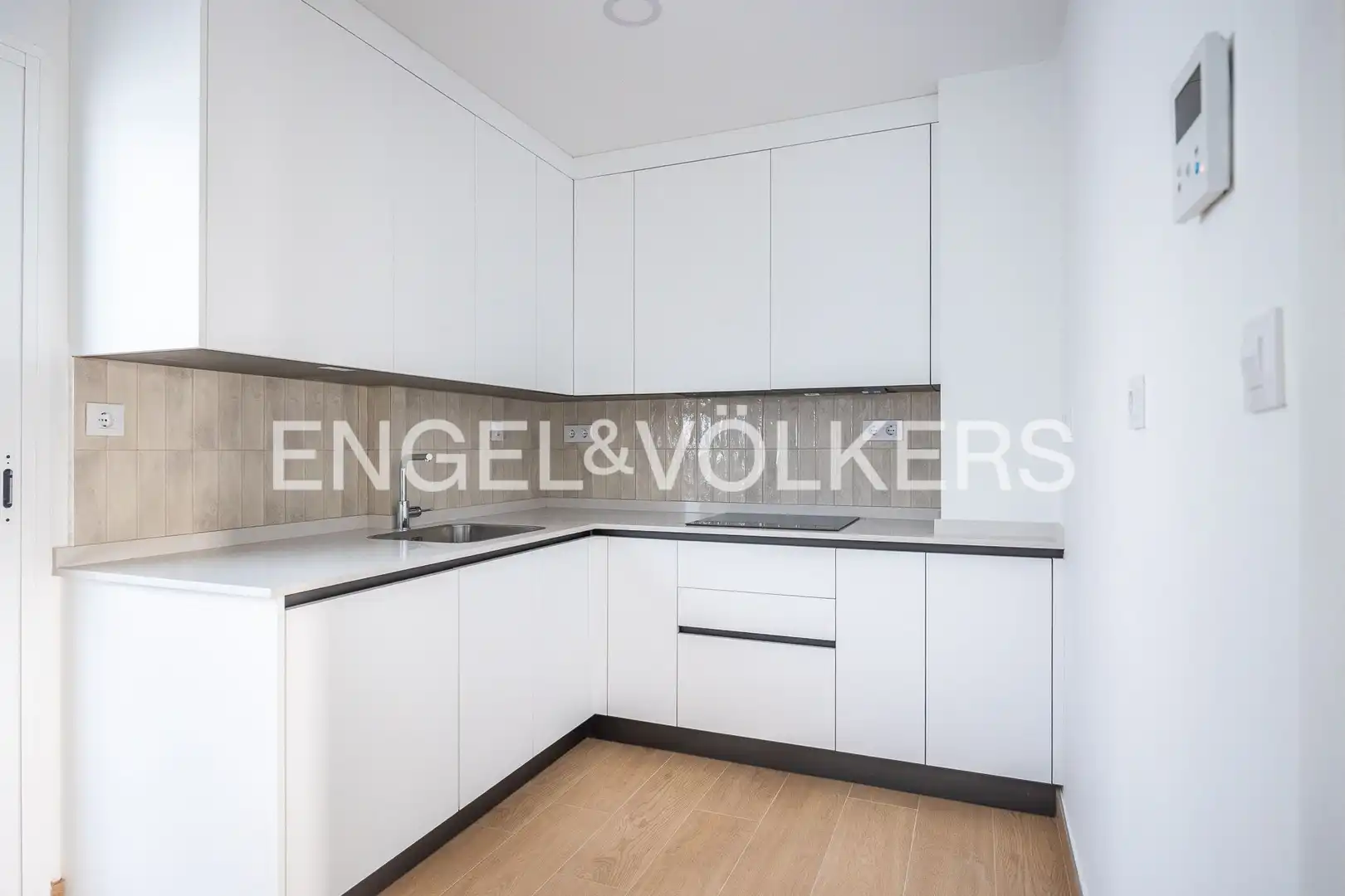 Cocina de Piso de alquiler en Sevilla con Aire acondicionado, Calefacción y Piscina