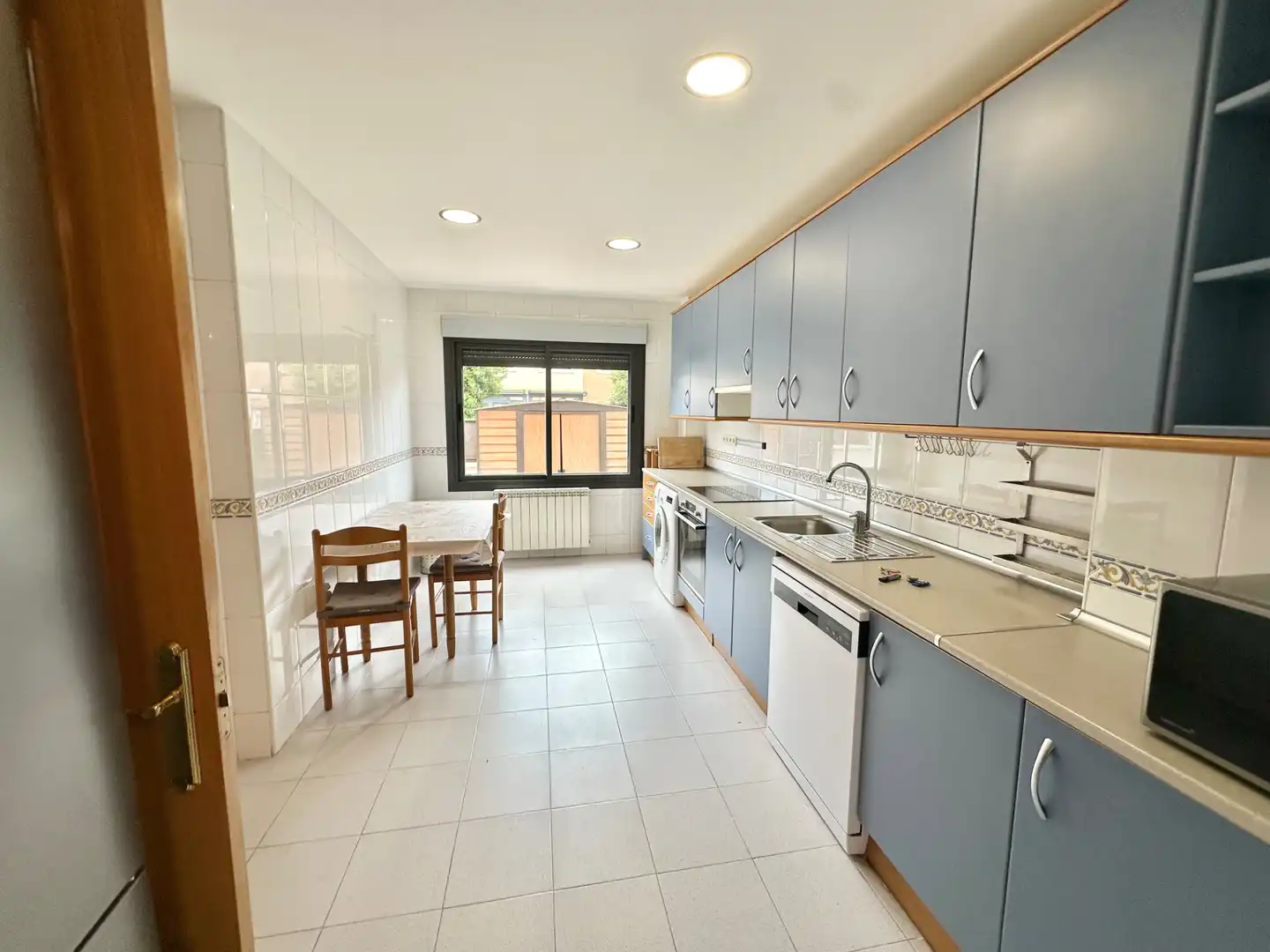 Cocina de Casa o chalet de alquiler en Zaratán con Calefacción, Jardín privado y Parquet