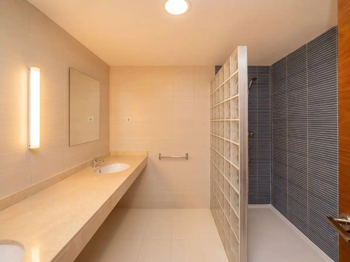 Baño de Piso en venta en Alicante / Alacant con Piscina comunitaria