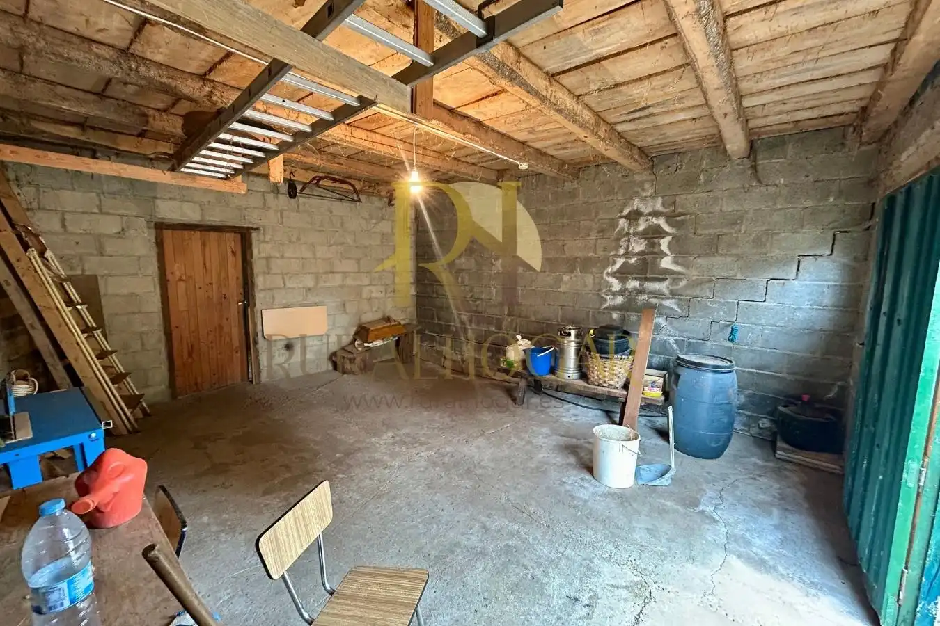 Casa adosada en venta en Cabrillanes con Calefacción, Jardín privado y Amueblado