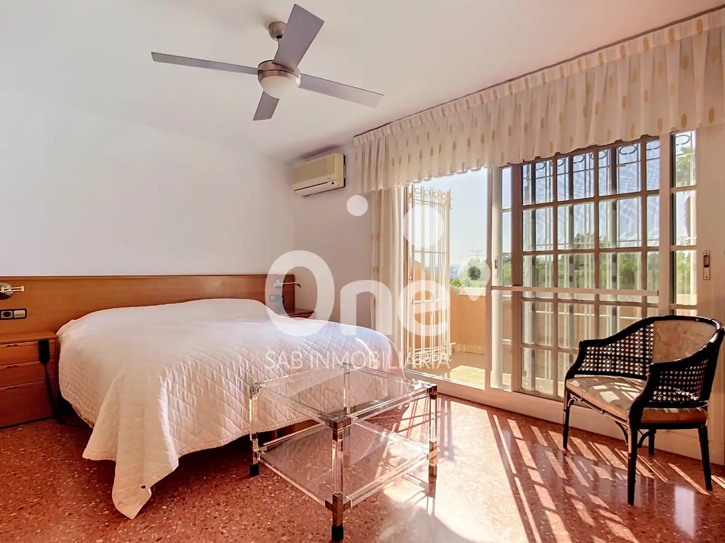 Schlafzimmer von Haus oder Chalet zum Verkauf in San Antonio de Benagéber mit Klimaanlage, Heizung und Privatgarten
