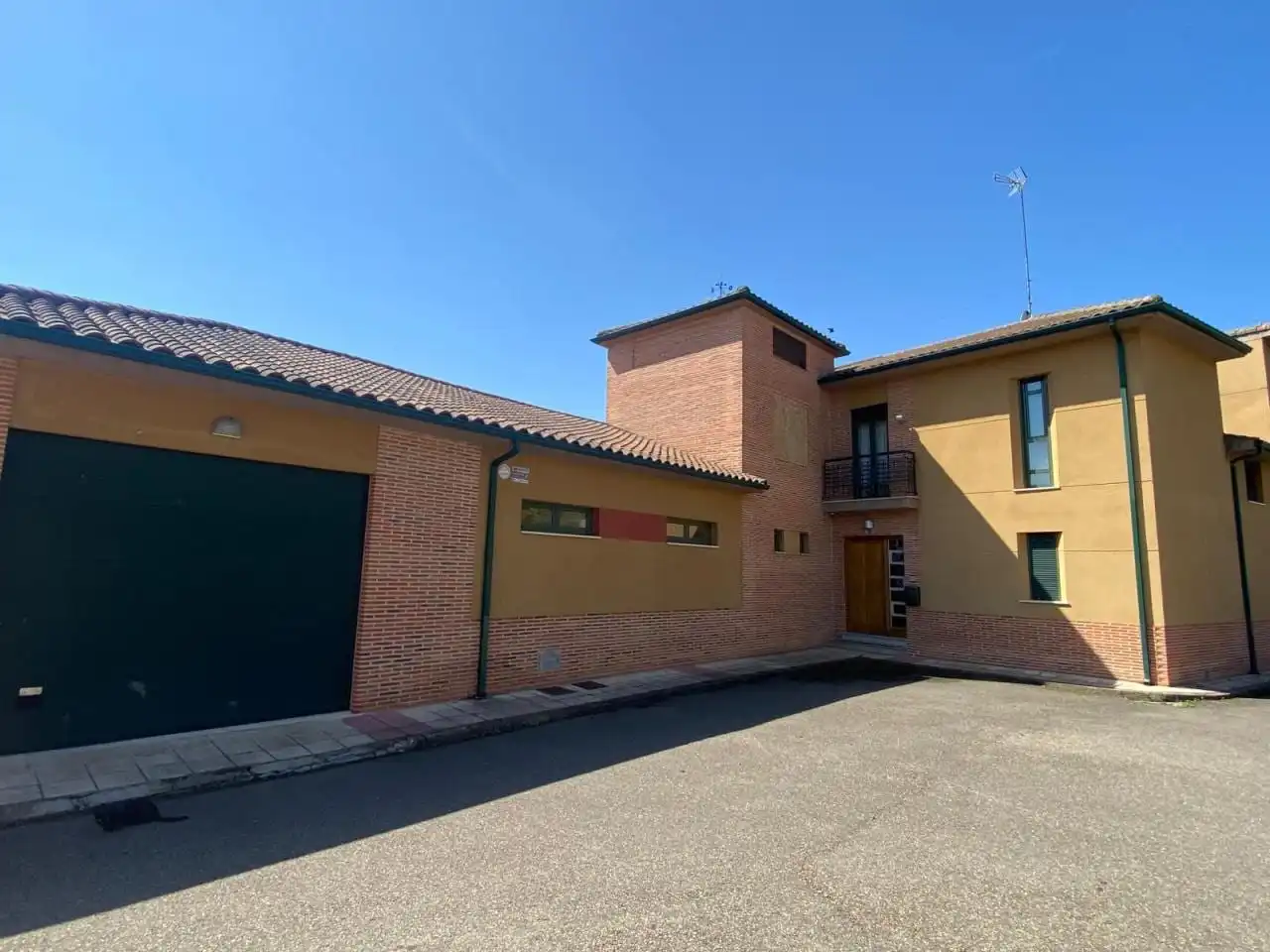 Xalet amb terrassa en venda a Calle Medio, imagen 2