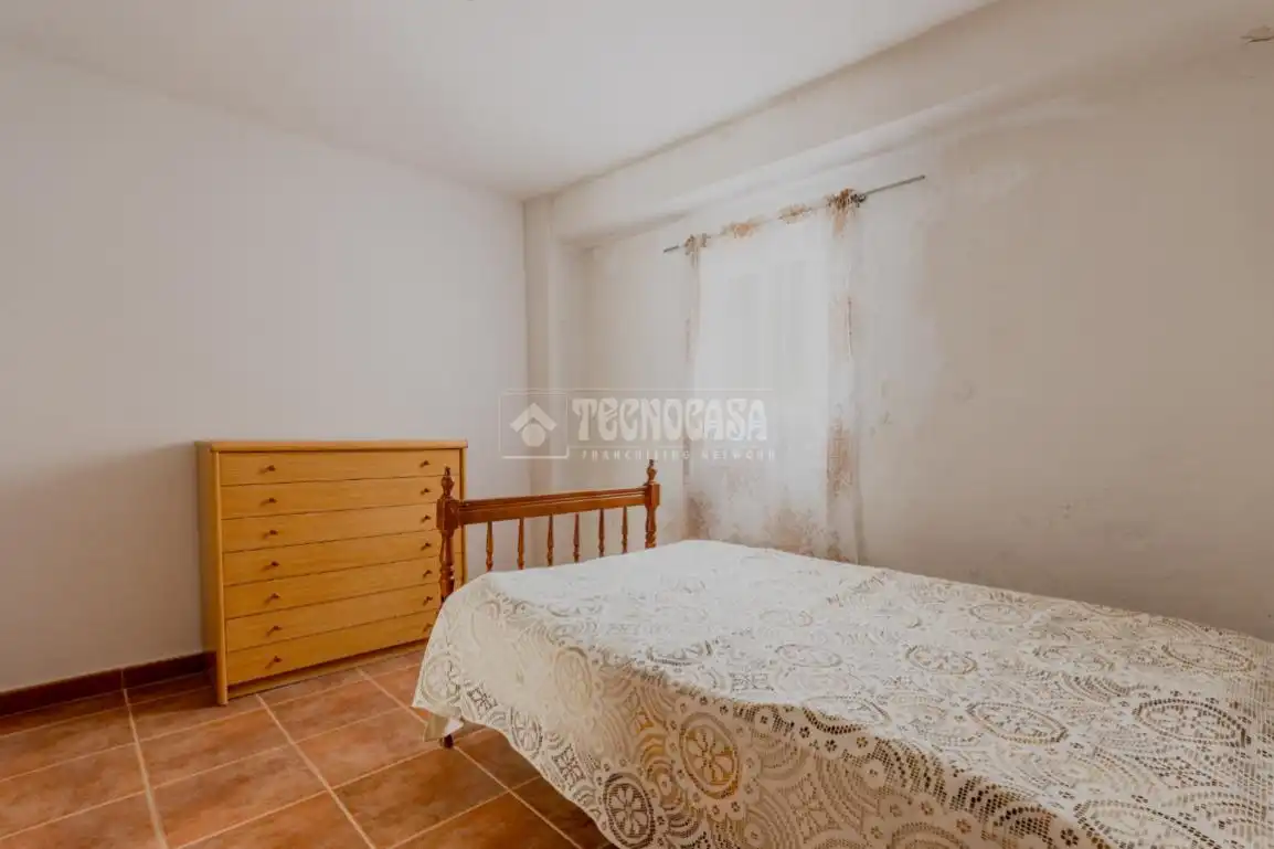 Dormitori de Casa adosada en venda en Güéjar Sierra amb Balcó