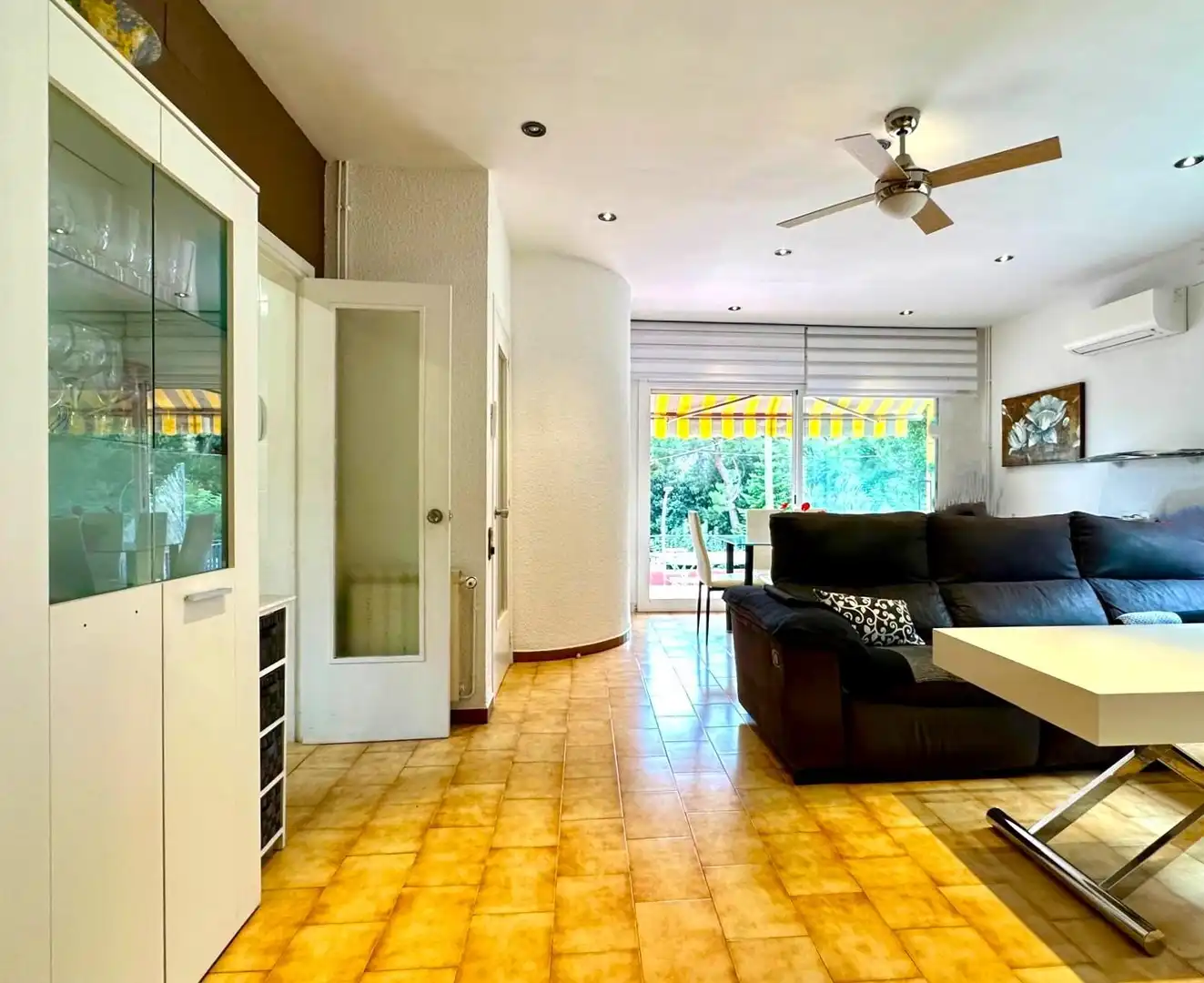 Sala d'estar de Casa o xalet en venda en L'Ametlla del Vallès amb Aire condicionat, Calefacció i Terrassa